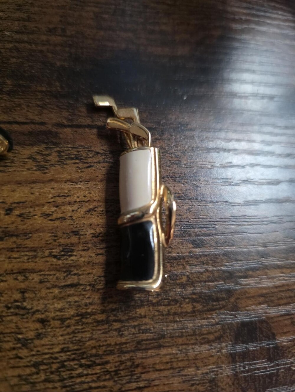 Vintage REGAL Golf Bag Brooch Moving Clubs Black White Enamel Gold Tone